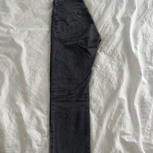 Levi's women’s Charcoal Straight Jeans